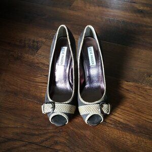 Steve Madden Leslie Buckle Peep Toe Slip-on Heels Taupe Size 8M